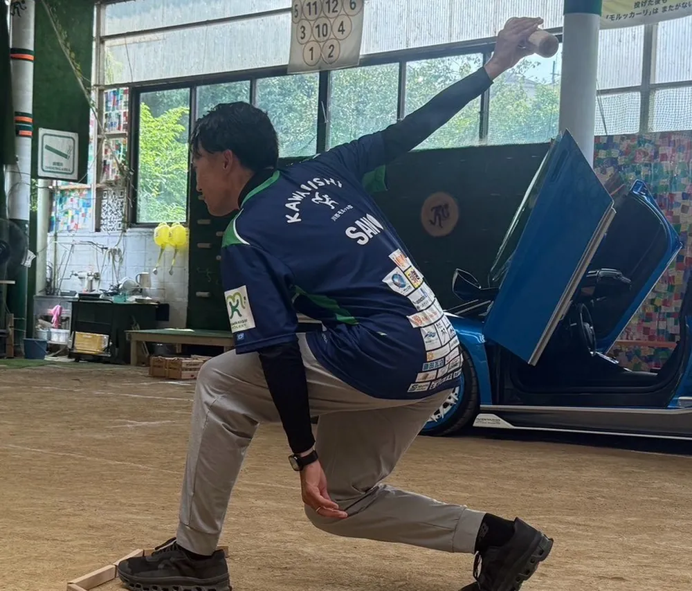 モルックドーム川西で棒を投げるサノ